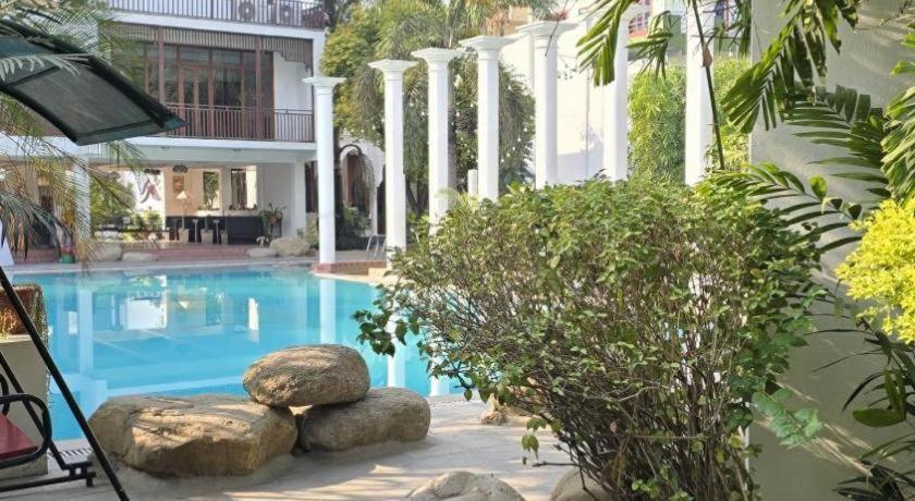 Club Denovo Hotel Butwal Luaran gambar
