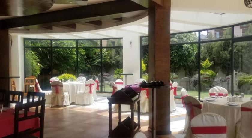 Club Denovo Hotel Butwal Luaran gambar