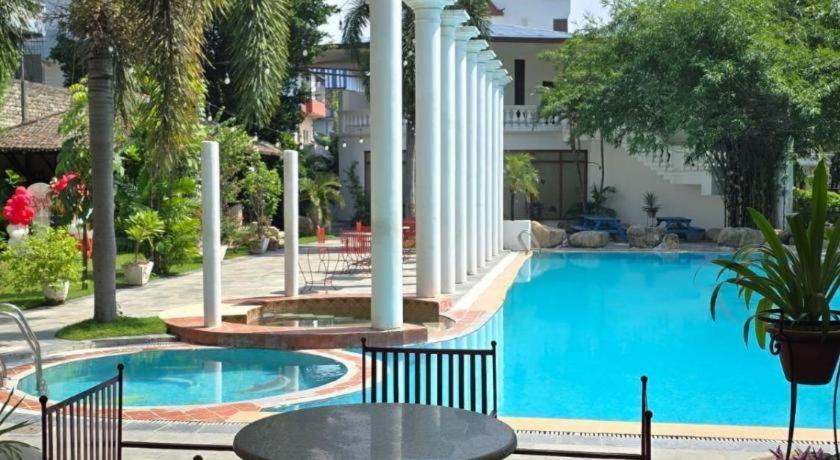 Club Denovo Hotel Butwal Luaran gambar