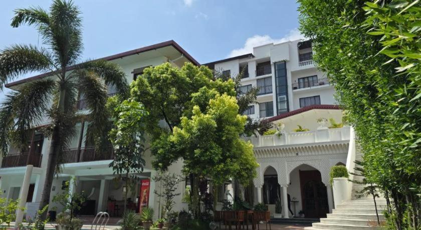 Club Denovo Hotel Butwal Luaran gambar