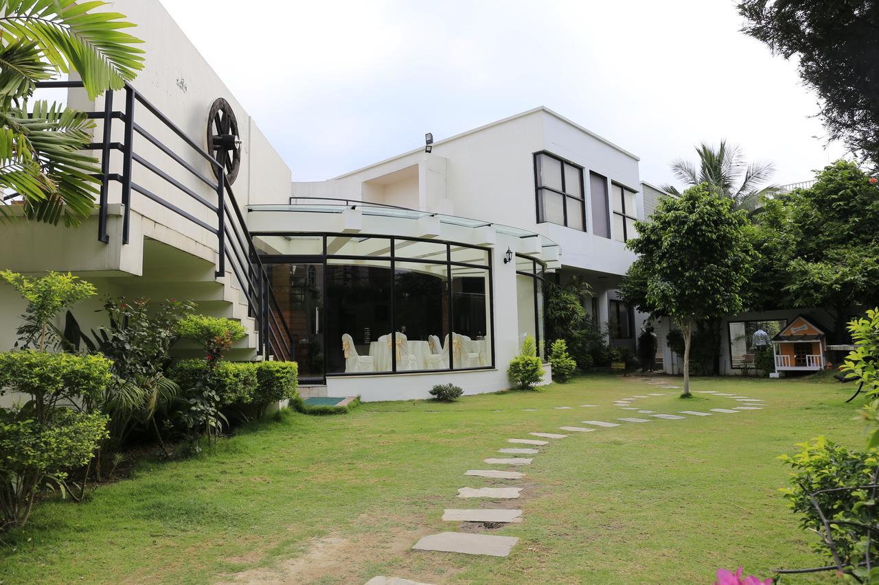 Club Denovo Hotel Butwal Luaran gambar