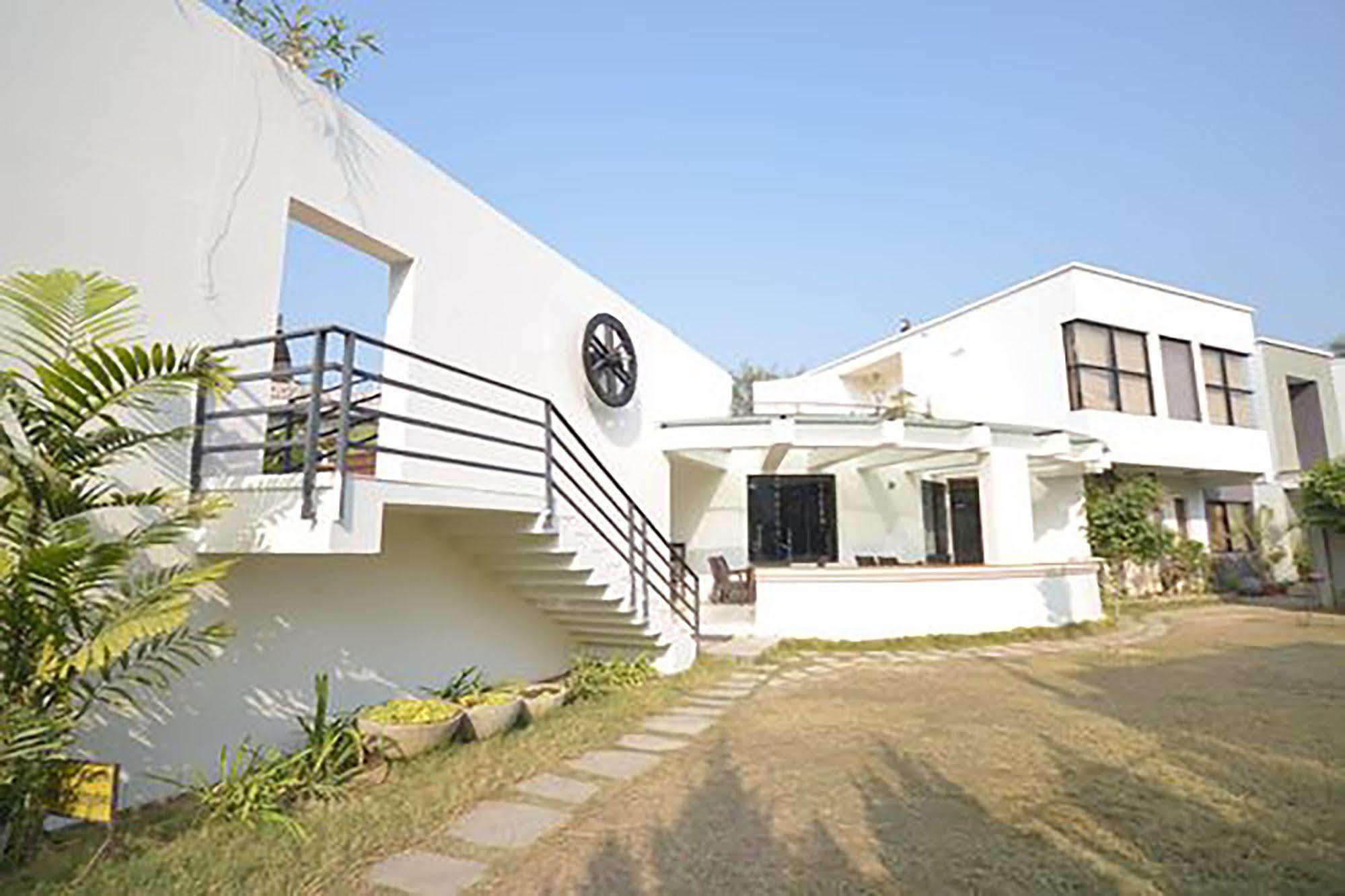 Club Denovo Hotel Butwal Luaran gambar