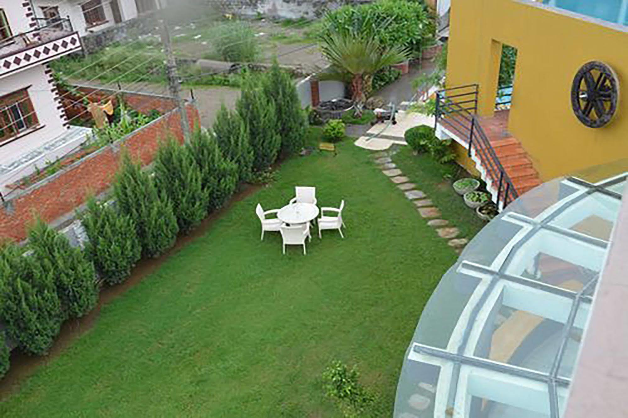 Club Denovo Hotel Butwal Luaran gambar